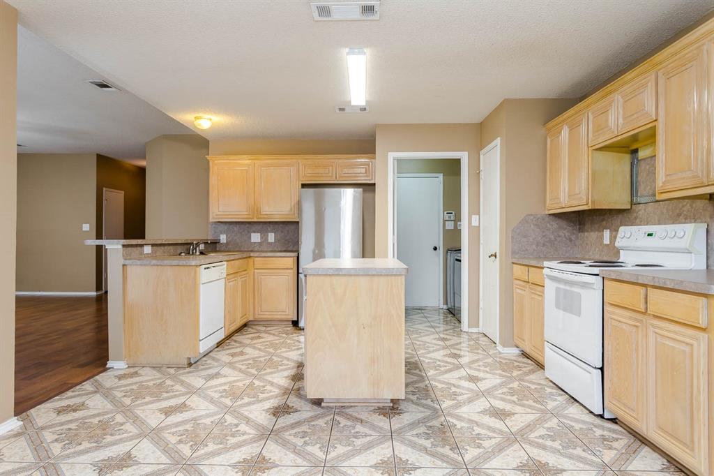 Lonesome Dove Estates Arlingtn - Residential Lease