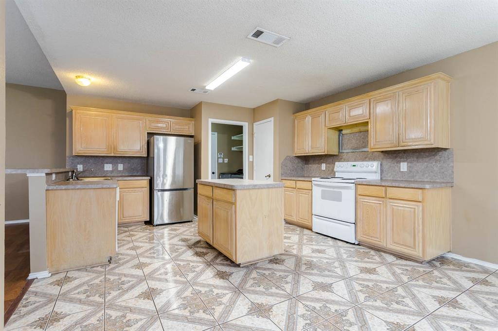 Lonesome Dove Estates Arlingtn - Residential Lease