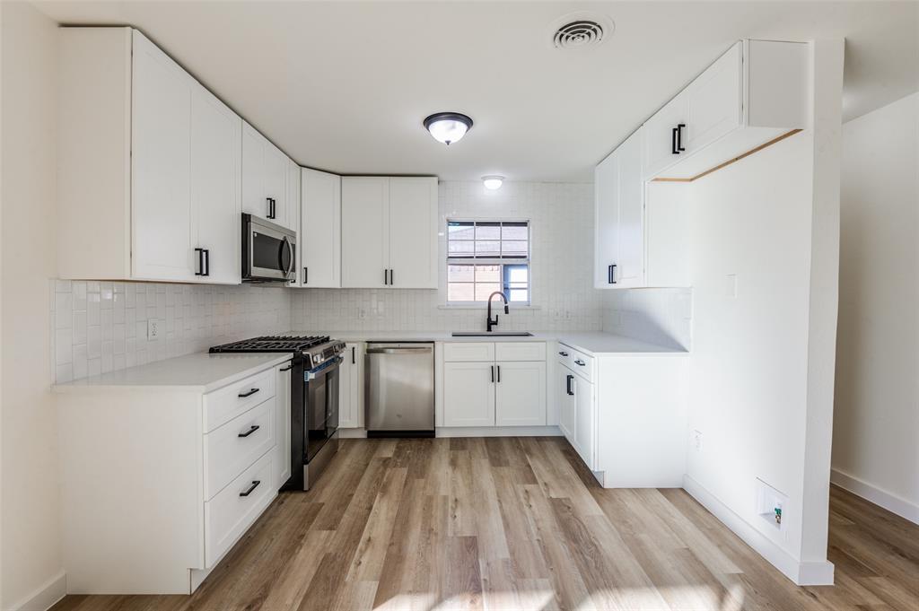 Valwood Park 14 - Residential