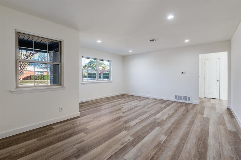 Valwood Park 14 - Residential