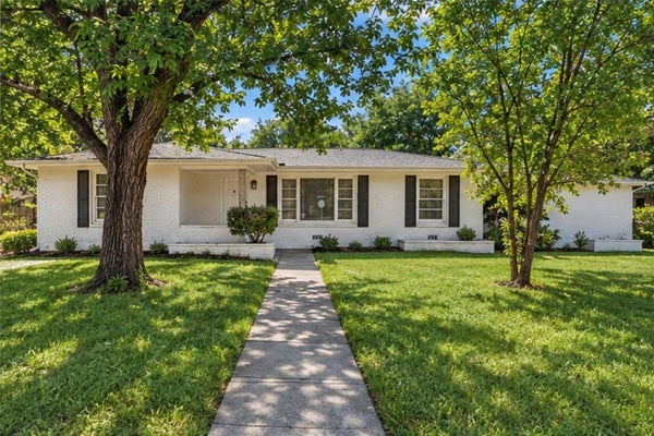 2416 LAKE AIR DR, WACO, TX 76710 - Image ef8750864c2f8847d07bb07e0f34de1e/212925411