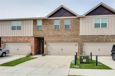 Photo of 443 MB's Way, Pilot Point, TX 76258 (MLS # 21271250)