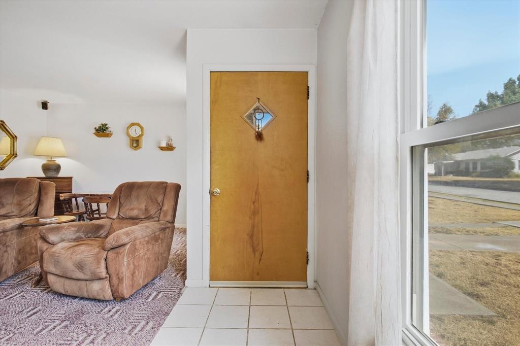 3513 Meadow Oaks Drive