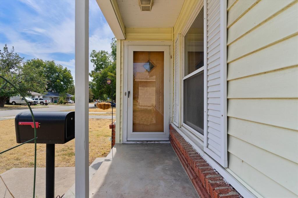 3513 Meadow Oaks Drive