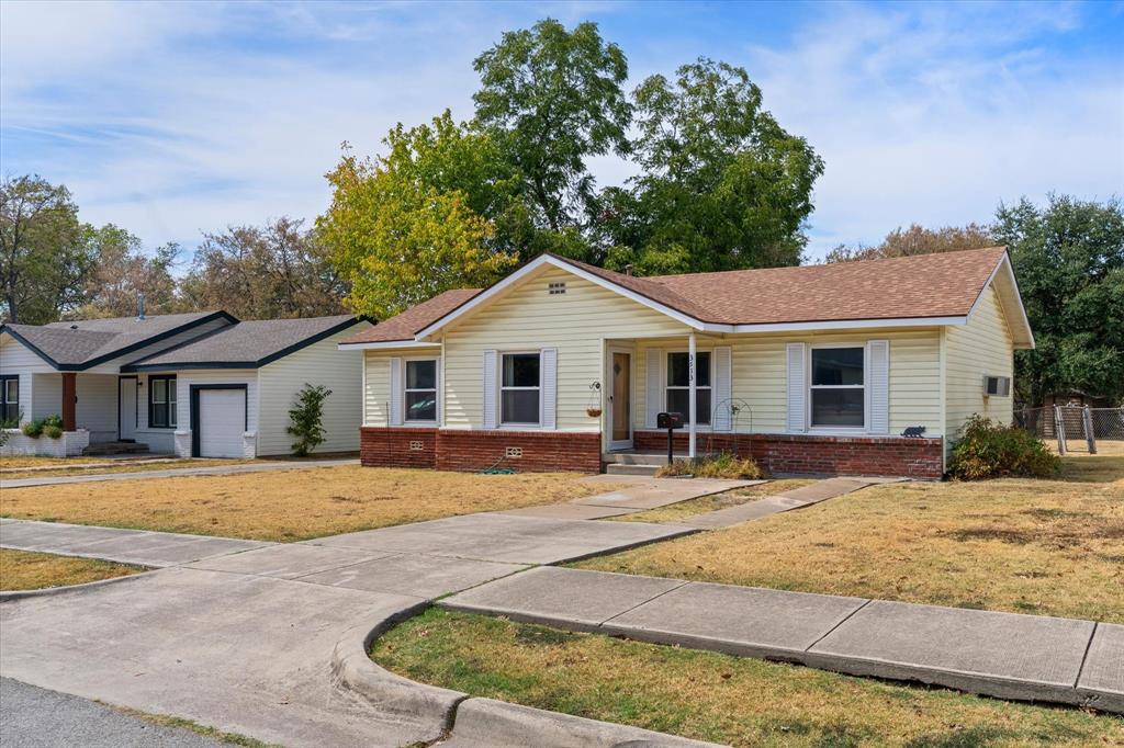3513 Meadow Oaks Drive
