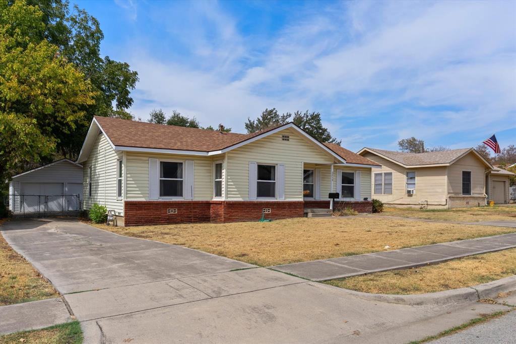 3513 Meadow Oaks Drive