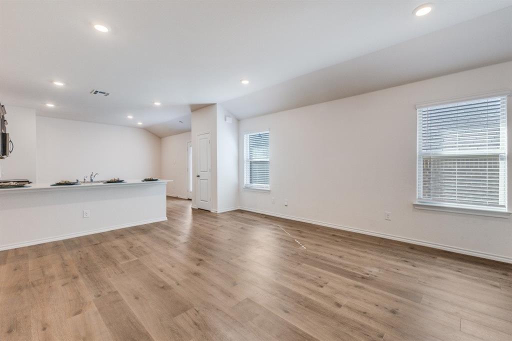 TRAVIS RANCH GOVERNORS - Residential