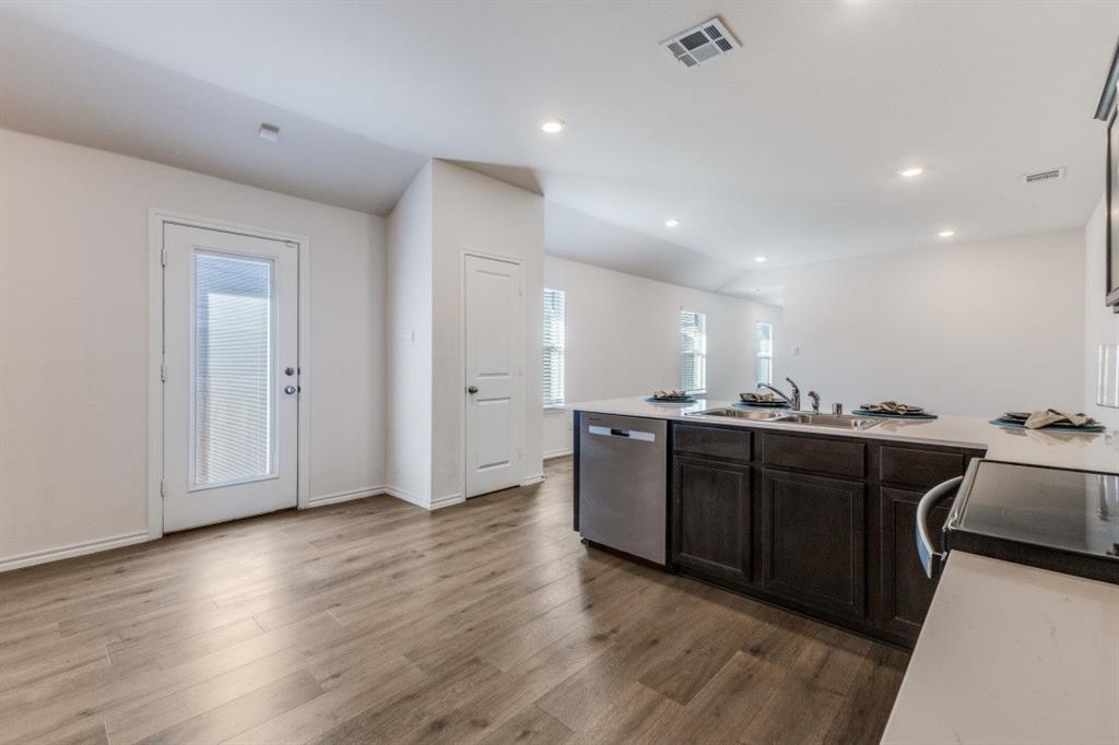 TRAVIS RANCH GOVERNORS - Residential