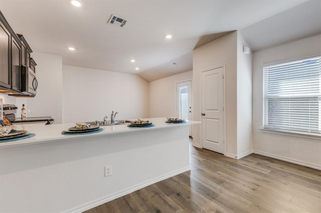 TRAVIS RANCH GOVERNORS - Residential