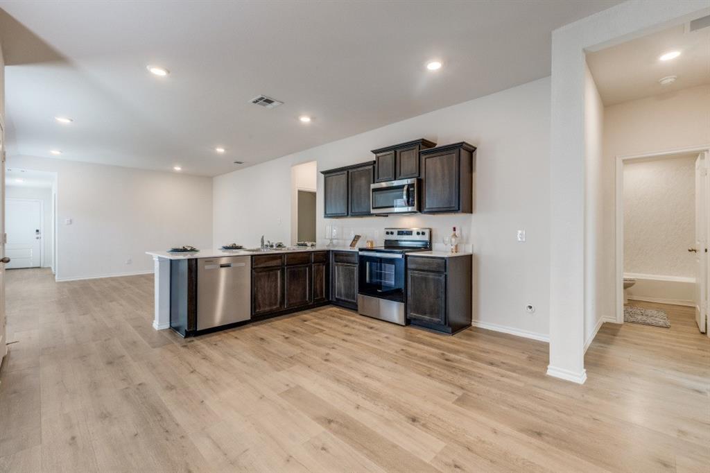 TRAVIS RANCH GOVERNORS - Residential