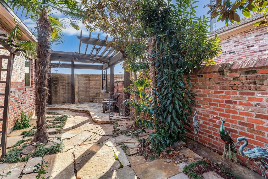 Oak Alley - Residential