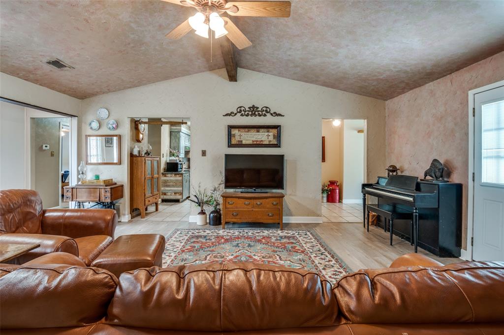1324 Bluebird Lane