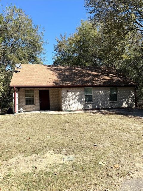 204 Maxwell Street Sulphur Springs TX 75482