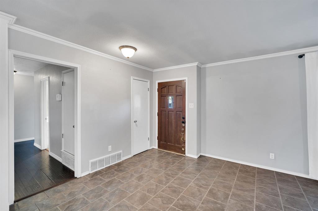 College Hills#4 - Residential Lease