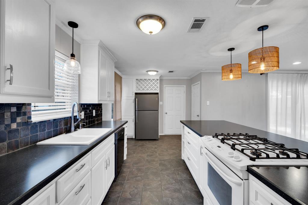 College Hills#4 - Residential Lease