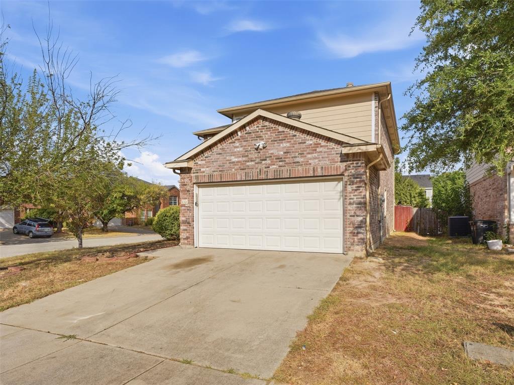 Photo of 8101 Southern Pine Way, Fort Worth, TX 76123 (MLS # 21391914)