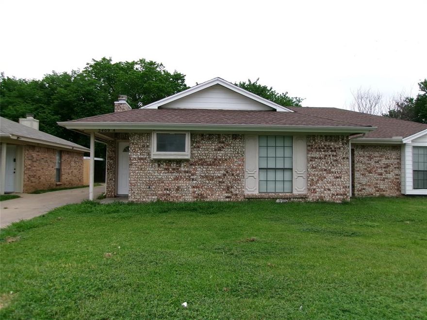 Lovely 3 bedrooms 2 full bath duplex with indoor utility room, private gated back yard, and 2 car covered car port located in the back. As you walk into the home you will find a well sized living room, large open windows and a leading open concept dining and kitchen area where great food and memories are made. Down the hall you will find the laundry and first full bath located to the right that has includes plenty of storage space. To the end of the hall are 2 bedrooms and the master bedroom and bath along with more storage space for all of your extras. This duplex is located near grocery, dining, and a short drive to the main freeway.