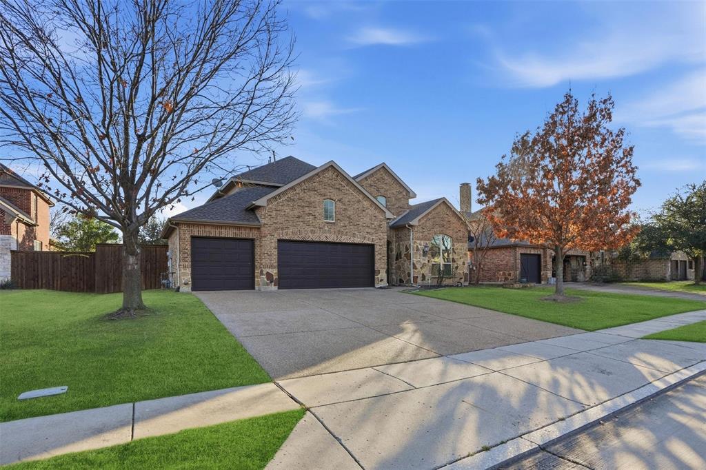941 Fox Ridge Trail