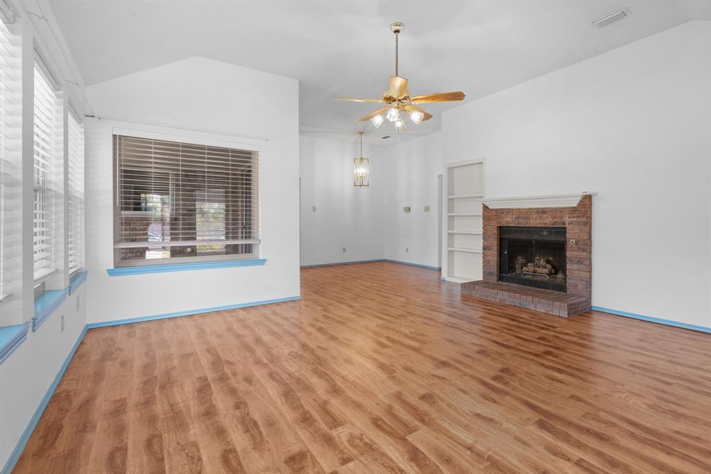 2420 Oakcrest Drive