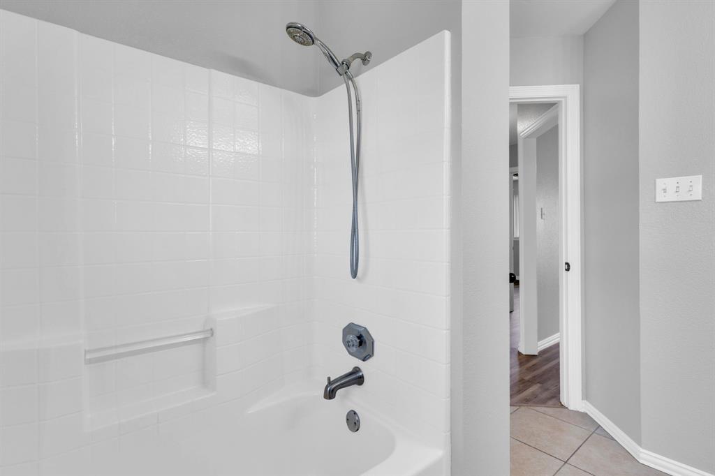 812 P OLIVARI 3.99 ACRES - Residential