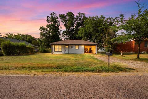 Photo of 302 Gene Autry Drive, Tioga, TX 76271 (MLS # 21330074)