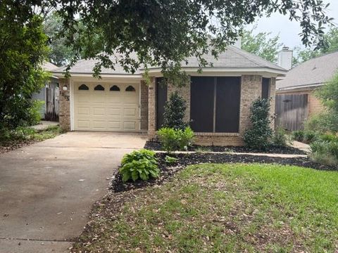 Photo of 1015 Bull Run, Denton, TX 76209 (MLS # 21253725)