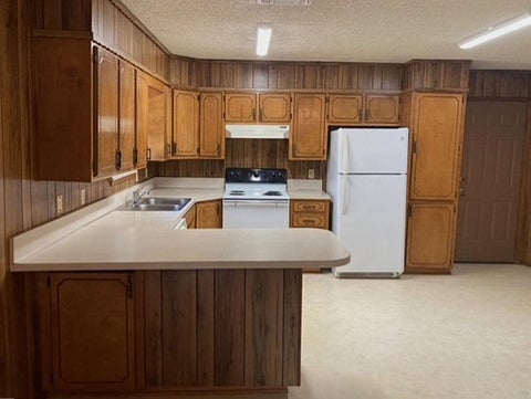 Tiny photo for 826 W 9th Street, Bonham, TX 75418 (MLS # 21343385)