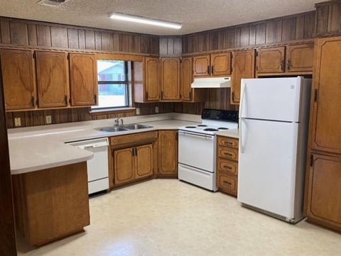 Tiny photo for 826 W 9th Street, Bonham, TX 75418 (MLS # 21343385)