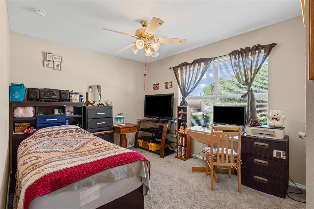 1812 Little Deer Lane