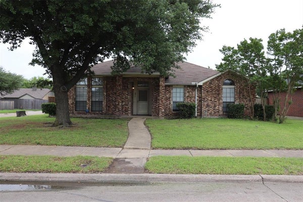 9232 WILLARD ST, ROWLETT, TX 75088 - Image efd6900fbcb5319c2c83f07a3409ca1b/3388880366