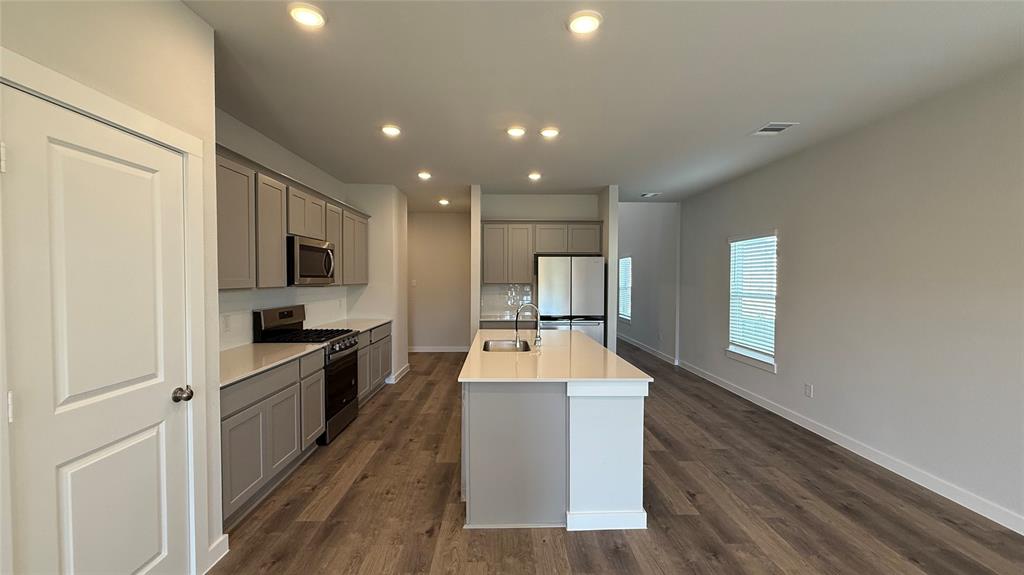 Ambergrove at Whiteside Village - Residential Lease