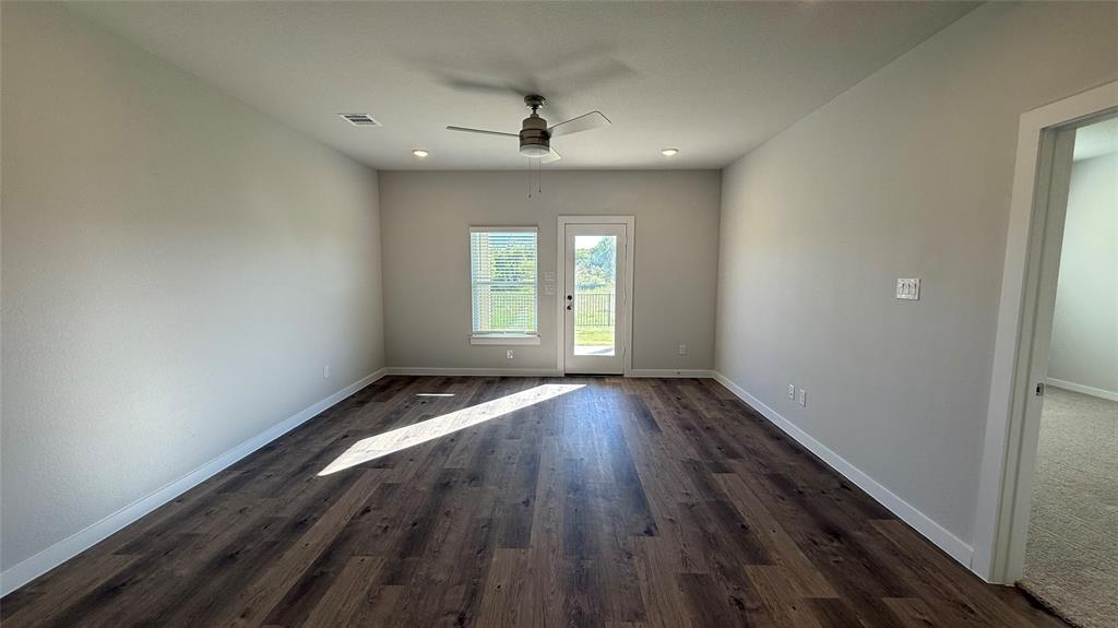 Ambergrove at Whiteside Village - Residential Lease