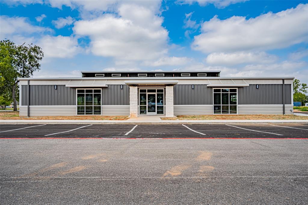 Corridor 51 Business Center - Commercial Lease