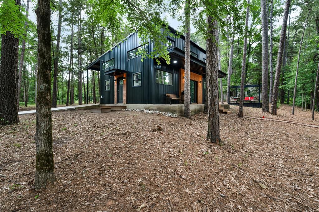 590 Private Road 8585