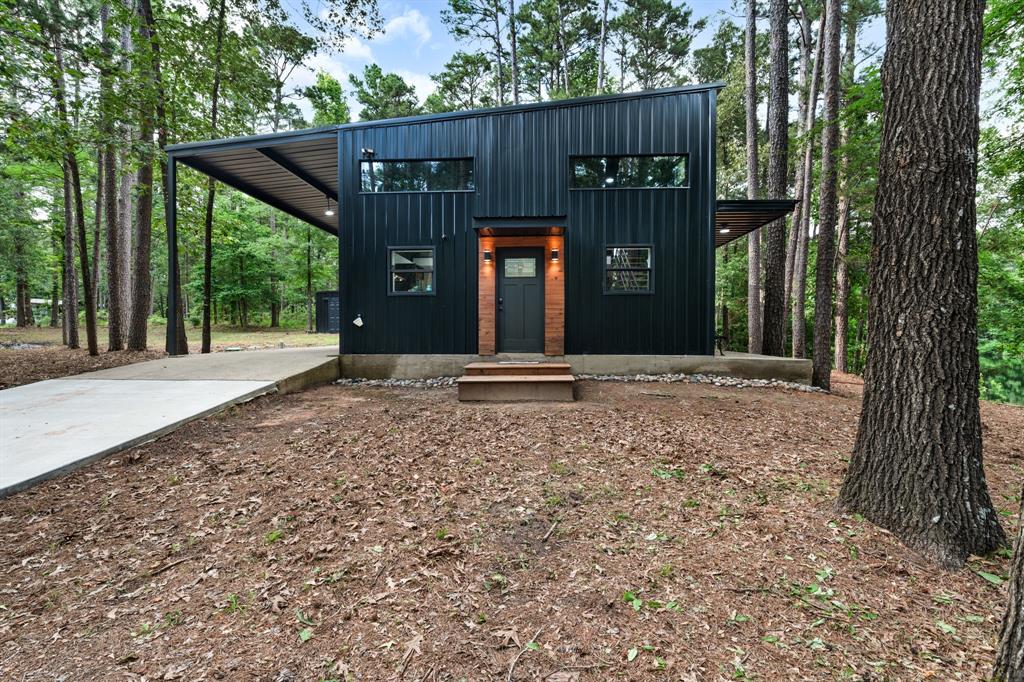 590 Private Road 8585