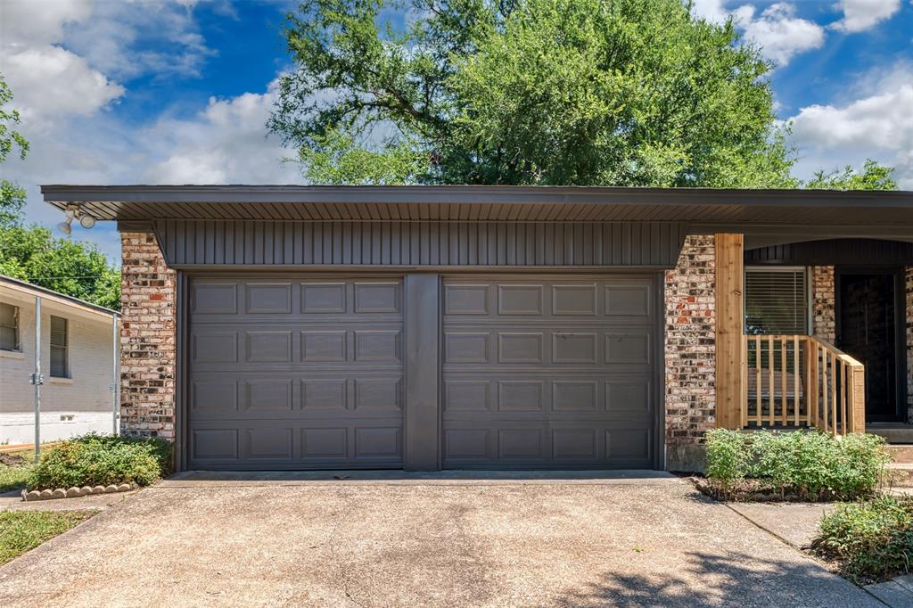 2530 Robin Lane