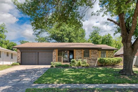 Photo of 2530 Robin Lane, Garland, TX 75041 (MLS # 21254005)