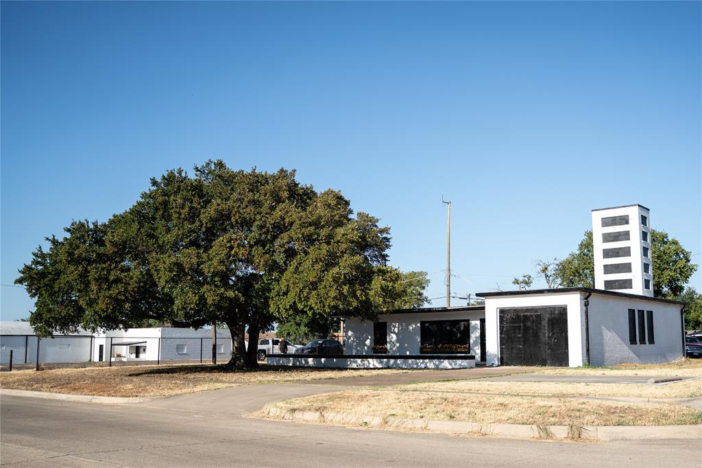 Archer W A Add - Commercial Sale