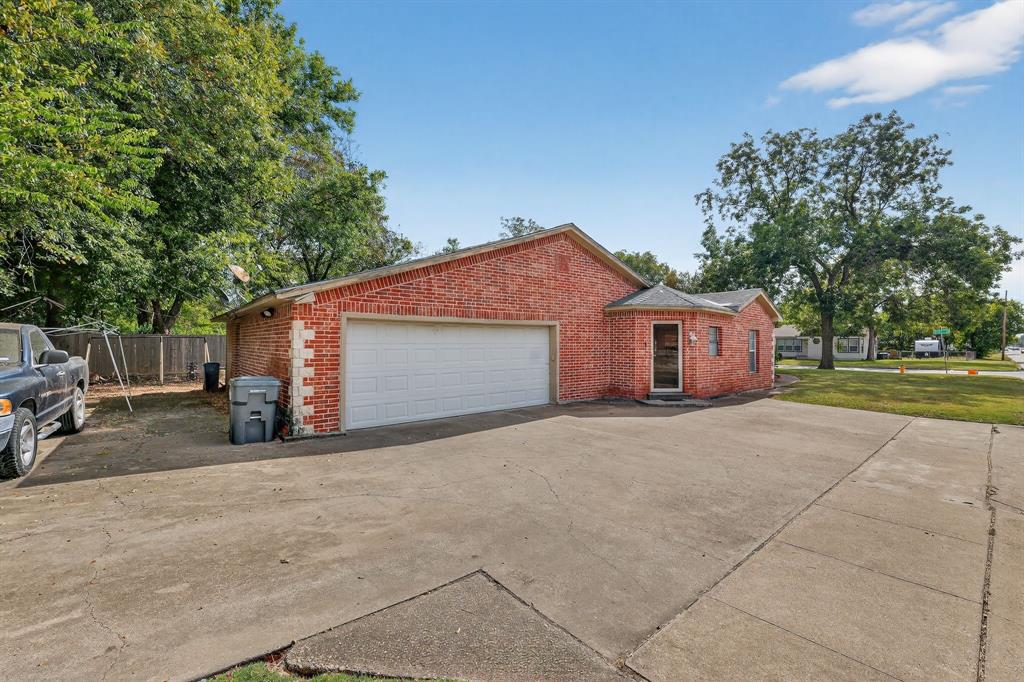 4033 Maple Avenue