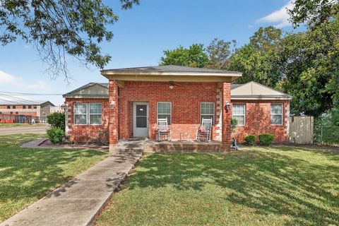4033 Maple Avenue Waco TX 76707