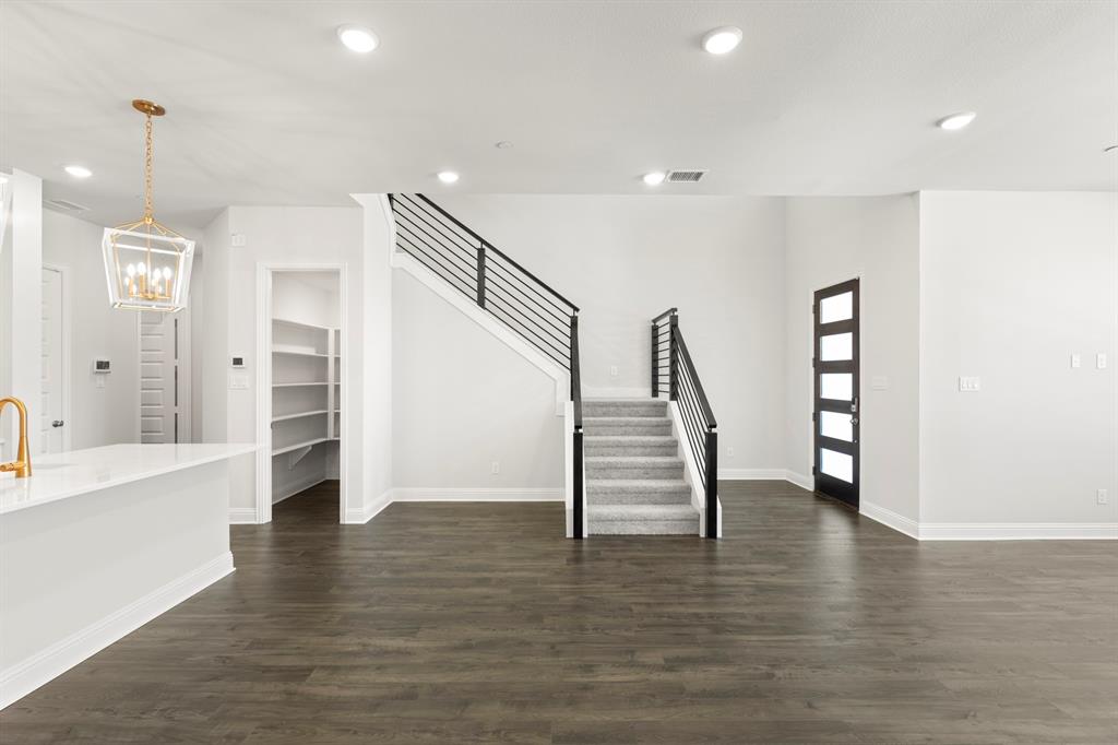 4433 Flowerpot Drive