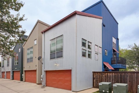 Photo of 1211 Urban Lofts Drive, Dallas, TX 75215 (MLS # 21340603)