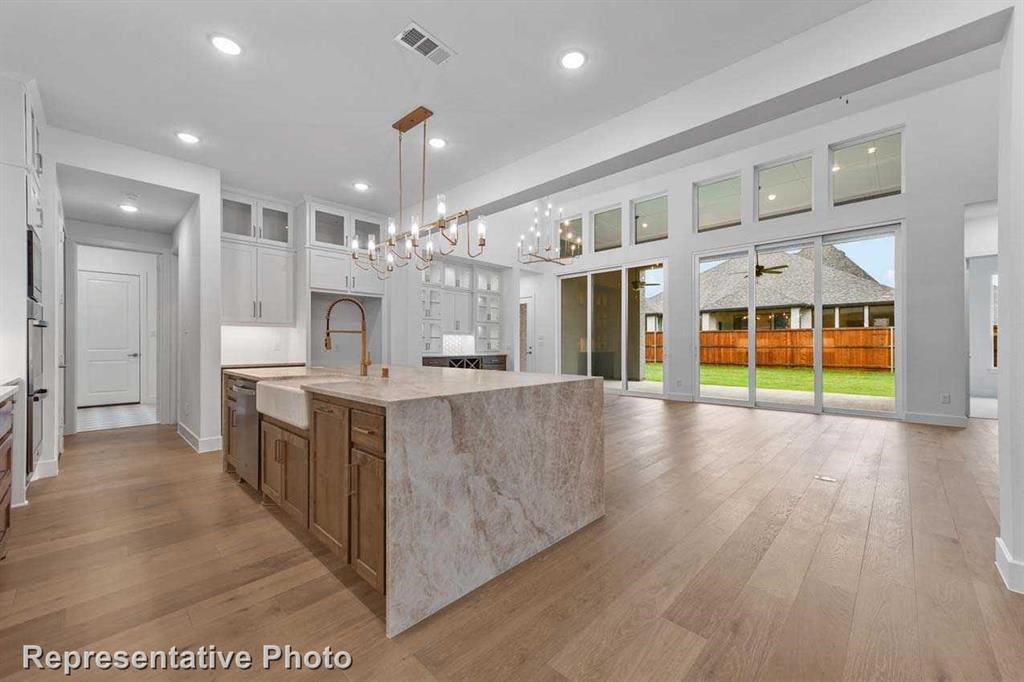 2412 Randas Way