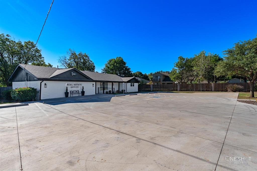 Commercial Property on Buffalo Gap - Commercial Sale