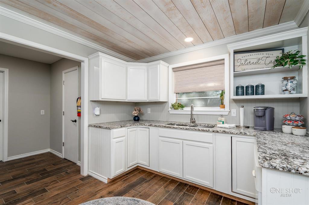 Commercial Property on Buffalo Gap - Commercial Sale