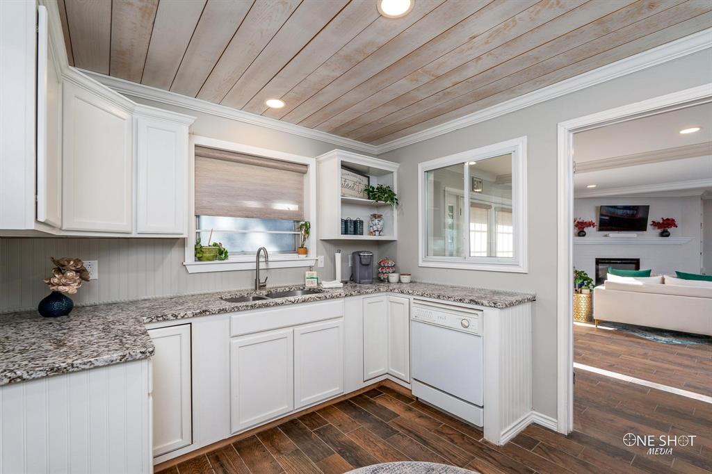 Commercial Property on Buffalo Gap - Commercial Sale