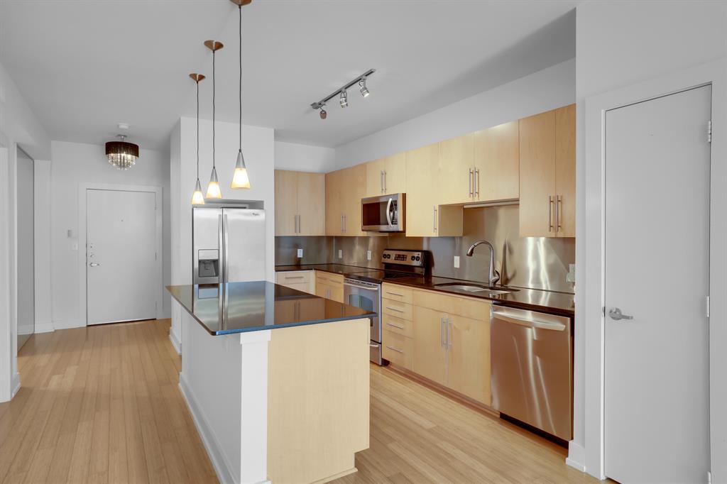 4333 Gilbert Avenue 215