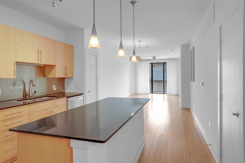 4333 Gilbert Avenue 215