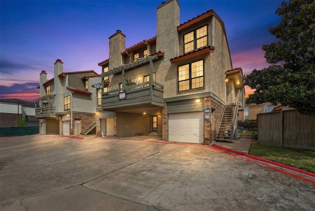 Ridgmar Crossroads Condo - Residential