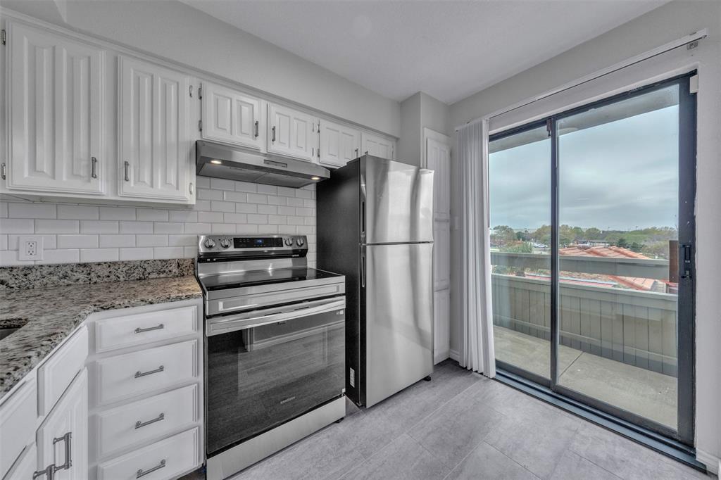 Ridgmar Crossroads Condo - Residential